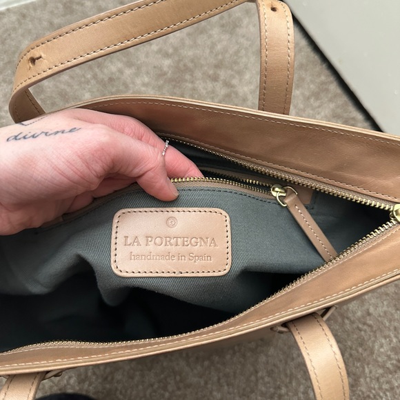 La Portegna Leather Tote Bag - Picture 5 of 11